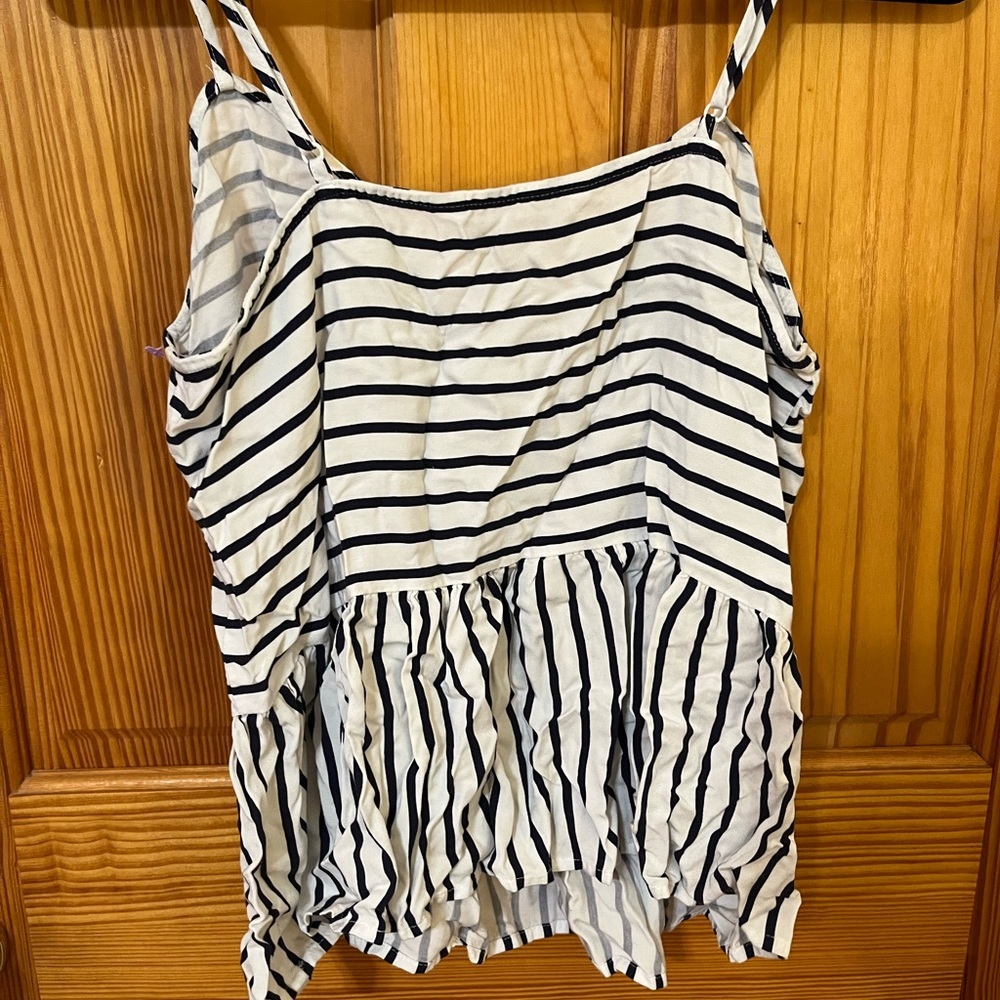 Cupcakes and Cashmere cropped striped tank blouse - Picture 3 of 4